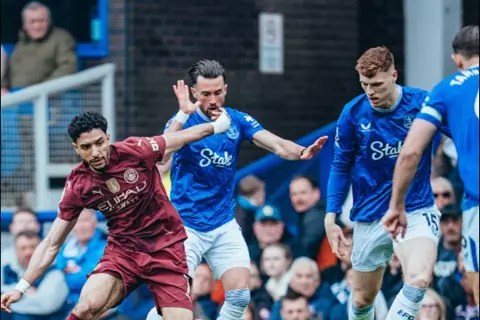 بمشاركة مرموش.. مانشستر سيتي يخرج من ملعب إيفرتون بثنائية قاتلة في بريميرليج